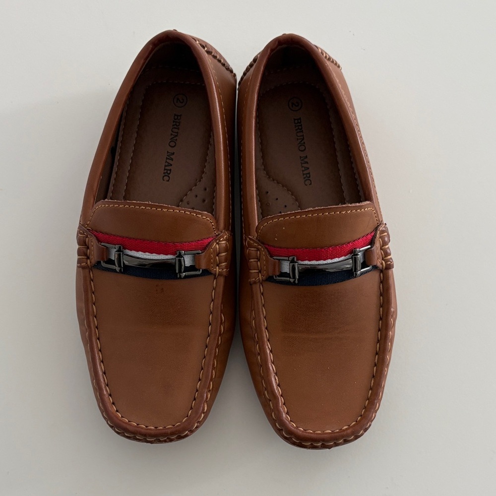 Bruno Marc Kids' Brown Dress Loafers with Red and Black Accents - size 2